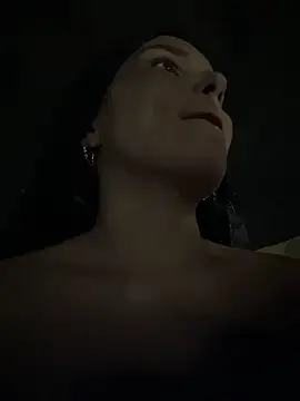 Snapshot of the_queen_of_street chatting on February 19, 2:40 am the queen of street online show from February 19, 2:40 am