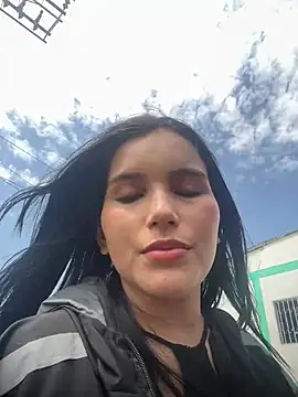 Snapshot of the_queen_of_street chatting on February 22, 6:39 pm the queen of street online show from February 22, 6:39 pm