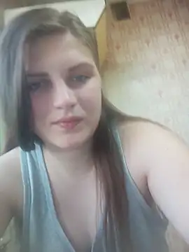 Lauren Amabel online show from April 28, 4:34 pm
