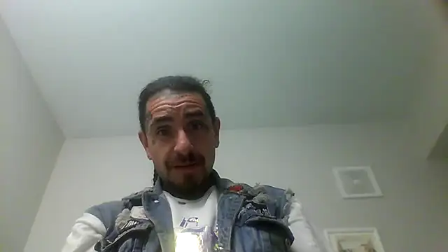 justthetip4209 online show from May 27, 6:05 pm