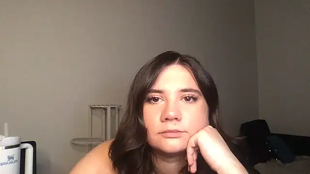 Snapshot of kylienotjenner chatting on March 16, 11:47 pm kylienotjenner online show from March 16, 11:47 pm