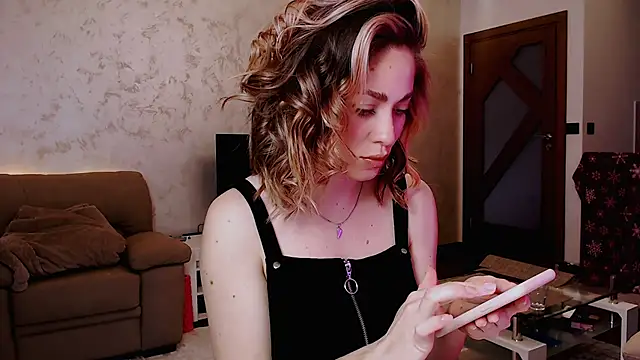 Snapshot of Eroticgiftxxx chatting on February 24, 1:42 pm Eroticgiftxxx online show from February 24, 1:42 pm