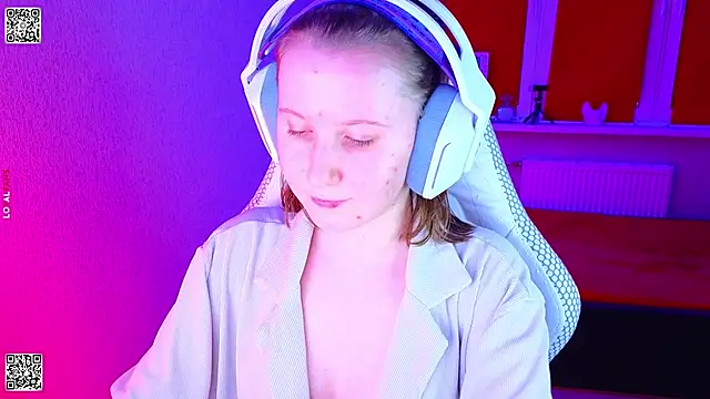 mon lola online show from November 29, 3:15 pm