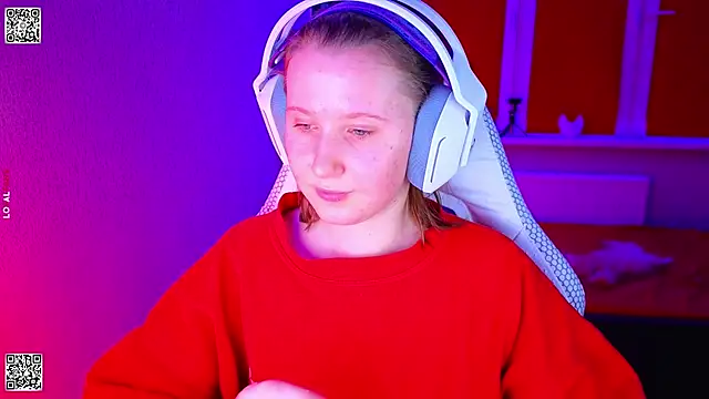 mon lola online show from December 2, 4:57 pm