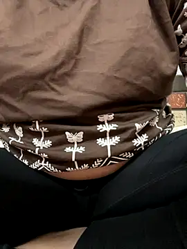 Red-Magic-25 online show from November 20, 6:35 am