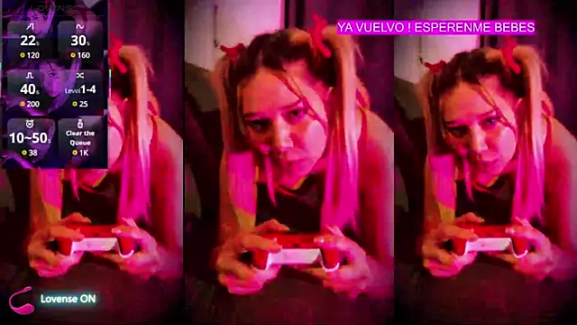 Snapshot of EmilyZoy chatting on February 16, 2:42 am EmilyZoy online show from February 16, 2:42 am