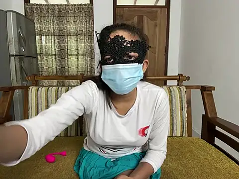 Snapshot of Tatoo_girl chatting on February 19, 5:49 am Tatoo girl online show from February 19, 5:49 am