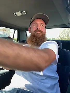 Snapshot of 32XRedBeard chatting on February 18, 9:42 pm 32XRedBeard online show from February 18, 9:42 pm