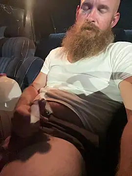 Snapshot of 32XRedBeard chatting on March 13, 1:54 am 32XRedBeard online show from March 13, 1:54 am