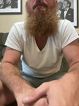 Snapshot of 32XRedBeard chatting on June 27, 10:26 pm 32XRedBeard online show from June 27, 10:26 pm