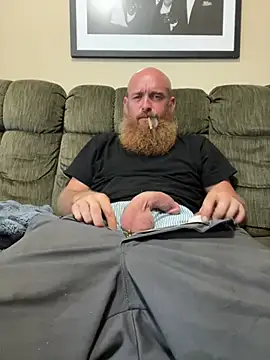 Snapshot of 32XRedBeard chatting on July 7, 9:41 pm 32XRedBeard online show from July 7, 9:41 pm