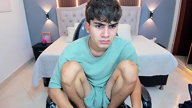 Tommy18   online show from March 4, 3:34 am