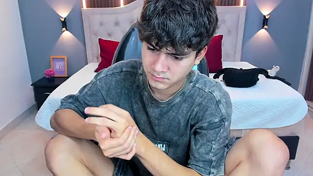 Tommy18   online show from March 27, 3:45 am