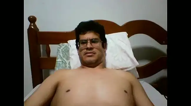 Snapshot of AgneloFly chatting on March 19, 2:48 am AgneloFly online show from March 19, 2:48 am