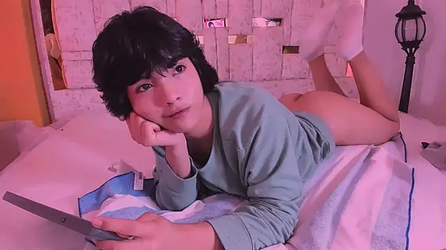 AllanYong18 online show from March 19, 8:34 am