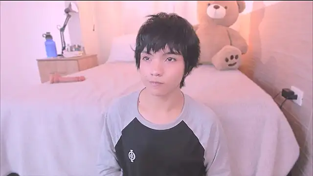 AllanYong18 online show from September 16, 2:18 pm