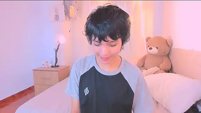 AllanYong18 online show from September 27, 1:05 pm