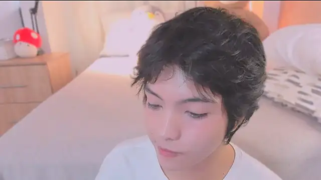 AllanYong18 online show from February 25, 2:05 pm