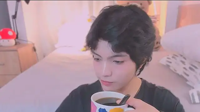 AllanYong18 online show from March 2, 3:41 am