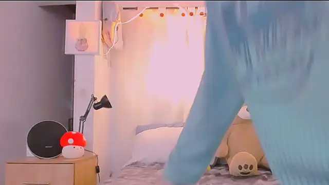 AllanYong18 online show from March 21, 8:19 am