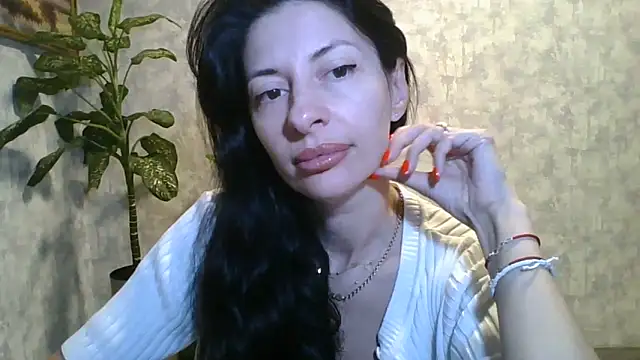 Snapshot of LissaBlossom chatting on June 9, 3:23 pm LissaBlossom online show from June 9, 3:23 pm