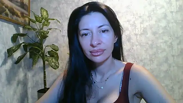 Snapshot of LissaBlossom chatting on June 24, 2:43 am LissaBlossom online show from June 24, 2:43 am
