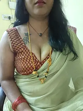 Snapshot of sriyazhini chatting on February 14, 5:19 am sriyazhini online show from February 14, 5:19 am