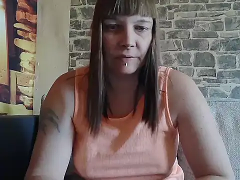 Snapshot of YviEngel87 chatting on February 22, 12:51 pm YviEngel87 online show from February 22, 12:51 pm