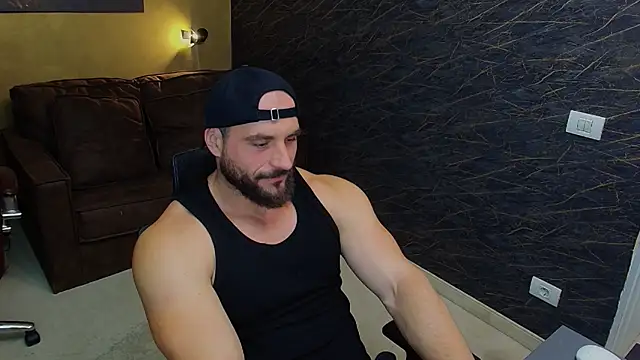 AdamJamesonn online show from June 23, 5:16 am