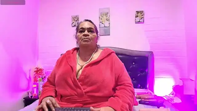 VickyBoobss online show from June 11, 5:33 pm
