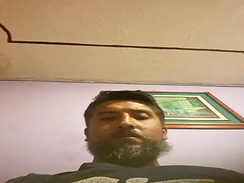 Snapshot of ElHades086 chatting on October 17, 2:48 am ElHades086 online show from October 17, 2:48 am