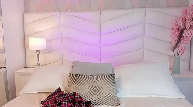 Snapshot of chelsea_bolton_ chatting on February 12, 3:27 pm chelsea bolton online show from February 12, 3:27 pm