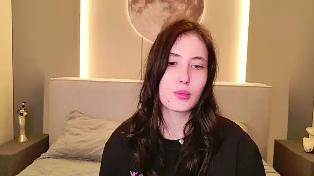 EmmaLawrens online show from February 21, 8:54 pm