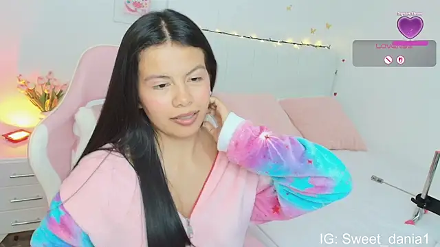 sweet dania  online show from September 21, 3:52 am