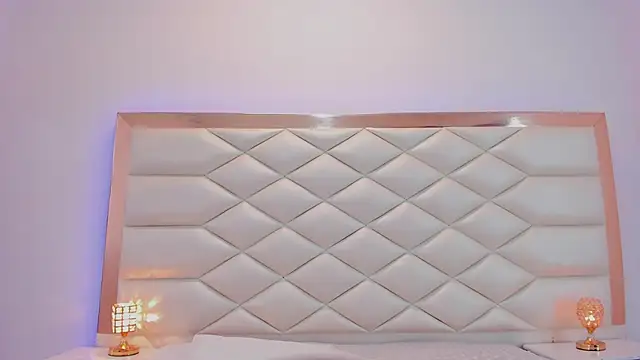 Snapshot of MiaQueen021 chatting on January 21, 12:29 pm MiaQueen021 online show from January 21, 12:29 pm