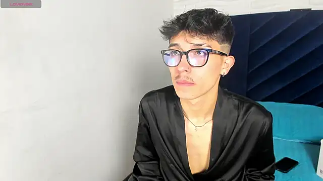 tim  fox online show from April 10, 11:37 am