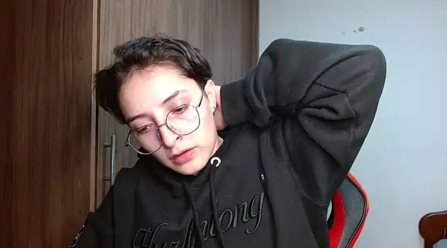Snapshot of alex_parker07 chatting on January 29, 1:37 am alex parker07 online show from January 29, 1:37 am