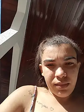 Snapshot of oliveira_k chatting on July 3, 12:33 pm oliveira k online show from July 3, 12:33 pm