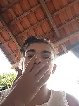 Snapshot of oliveira_k chatting on July 17, 1:18 pm oliveira k online show from July 17, 1:18 pm