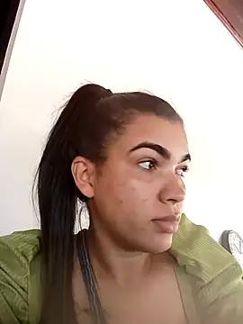 Snapshot of oliveira_k chatting on July 28, 3:08 pm oliveira k online show from July 28, 3:08 pm
