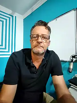 itsmeyes69 online show from January 29, 2:10 pm