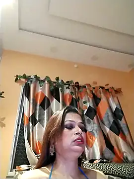 SANA-LEONI online show from May 12, 3:42 pm