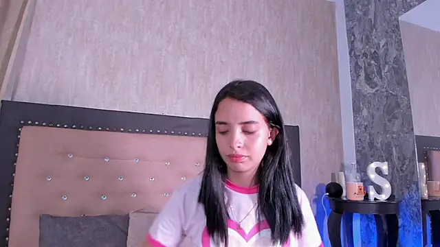 Snapshot of StefanyRousse chatting on June 18, 11:36 am StefanyRousse online show from June 18, 11:36 am