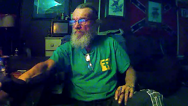 Snapshot of Aldick68 chatting on March 16, 5:44 am Aldick68 online show from March 16, 5:44 am