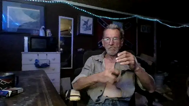 Snapshot of Aldick68 chatting on March 31, 3:41 am Aldick68 online show from March 31, 3:41 am
