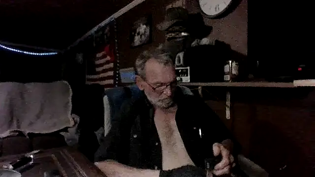 Snapshot of Aldick68 chatting on April 11, 9:13 am Aldick68 online show from April 11, 9:13 am