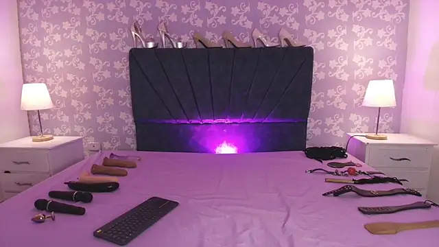 Snapshot of SalomeSimonz chatting on June 7, 7:39 pm SalomeSimonz online show from June 7, 7:39 pm
