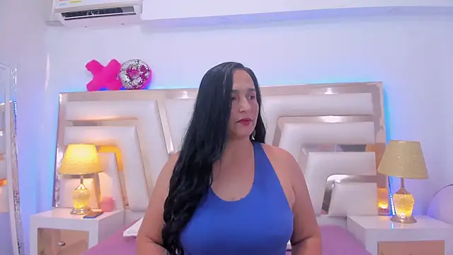 LucineArias online show from January 9, 7:40 pm