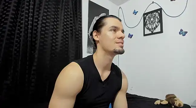 Snapshot of maxi_styles chatting on January 25, 4:13 am maxi styles online show from January 25, 4:13 am