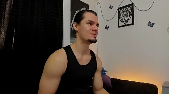 Snapshot of maxi_styles chatting on February 3, 5:35 pm maxi styles online show from February 3, 5:35 pm